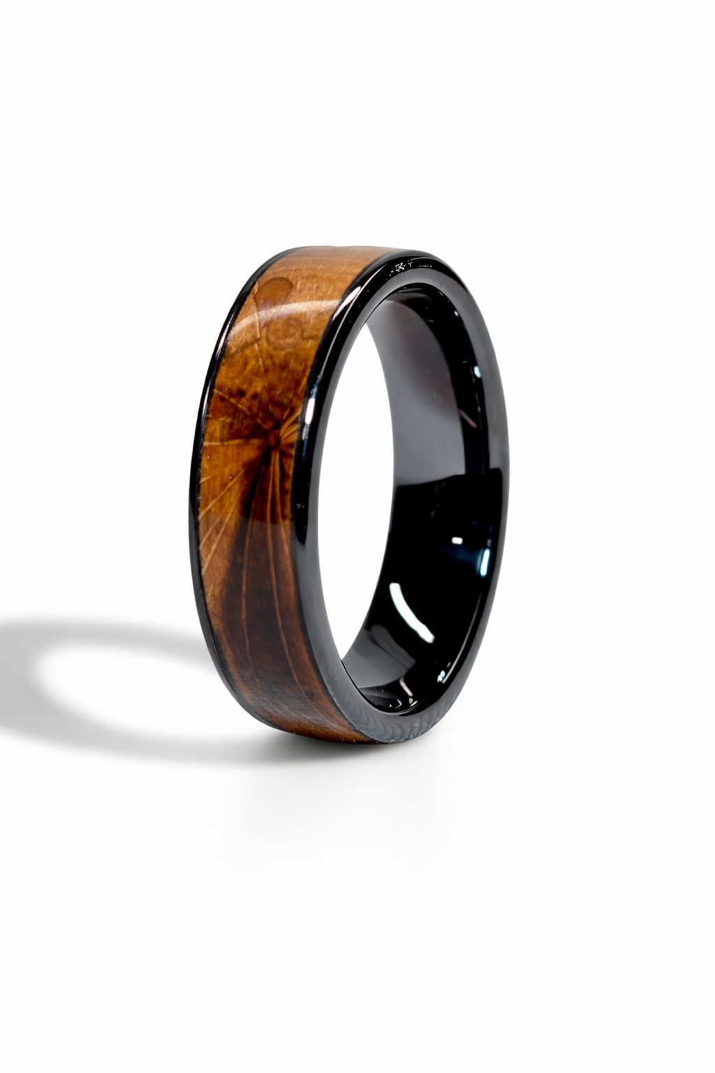 Spalted Beech Wood Ring – Black Ceramic Band (8mm, Comfort Fit)